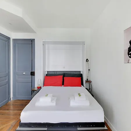 Charming 2p - Canal St Martin Meaux Apartment *